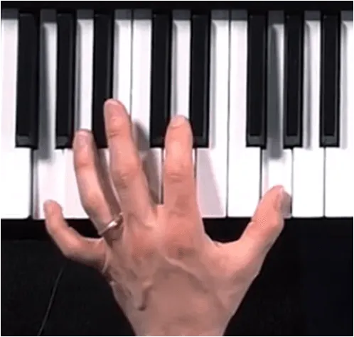 Octave jouée à la main gauche en piano pop