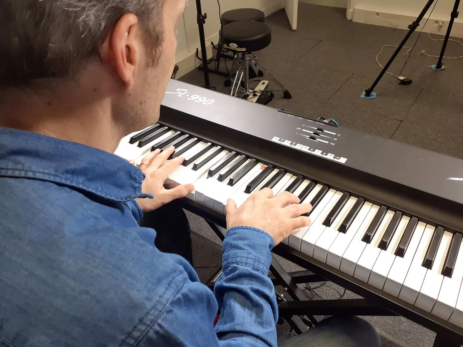 Enchaînements d'accords au piano : 5 étapes pour te sentir à l'aise