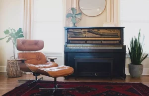Le piano droit prend peu de place