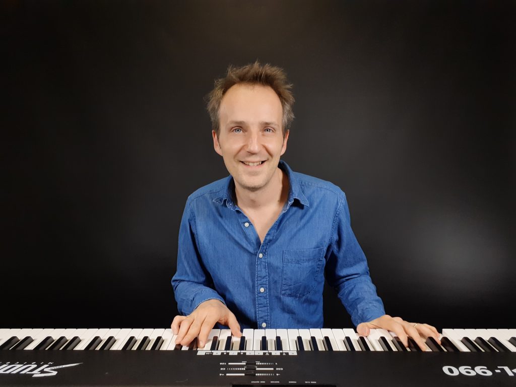 Cyrille, professeur de piano