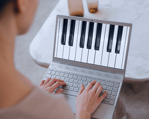 Apprendre le piano sur un clavier d'ordinateur