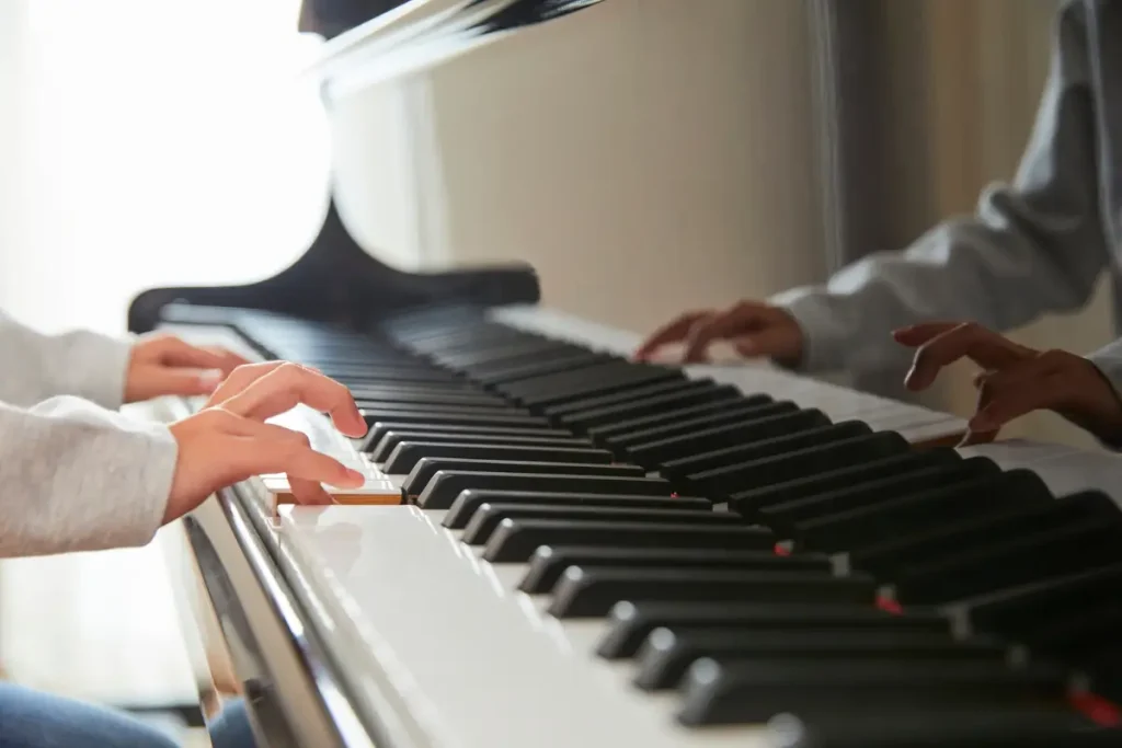 Apprendre le piano seul de chez soi